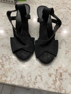 AEROSOLES Black Crisscross Slingback Sandals